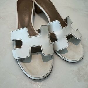 Used Hermes white Oasis size 37.5